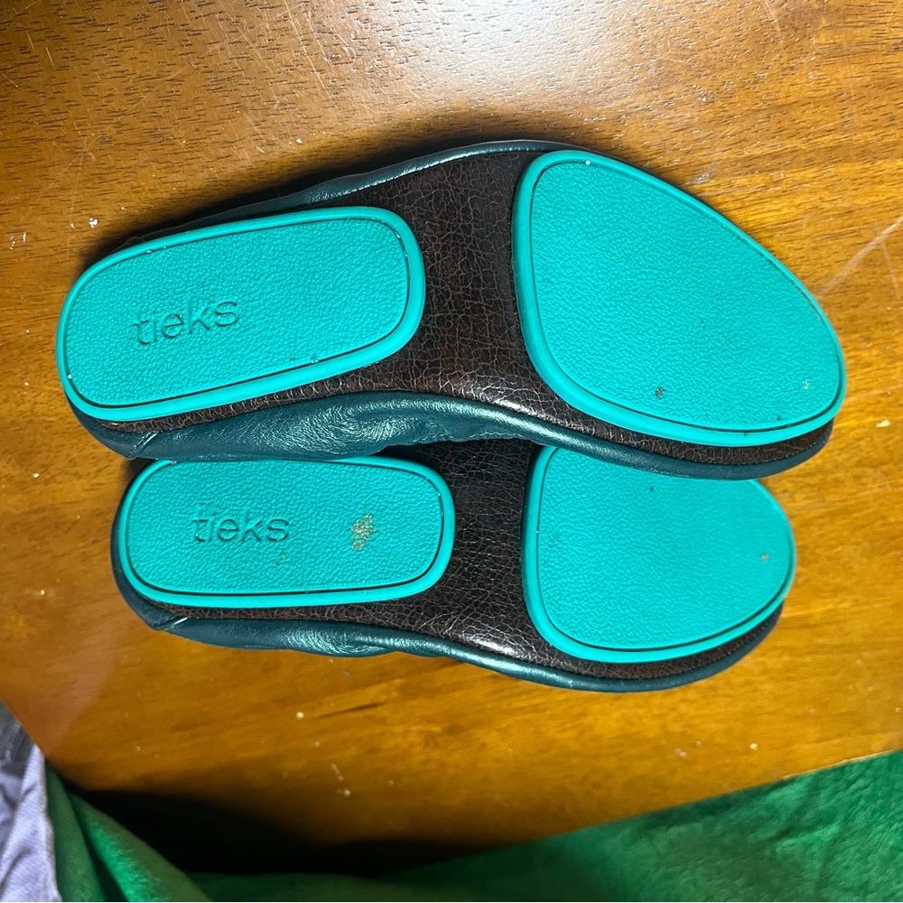 Tieks Metallic Teal Ballet Flats with Teal Heel Accent - Picture 4 of 6